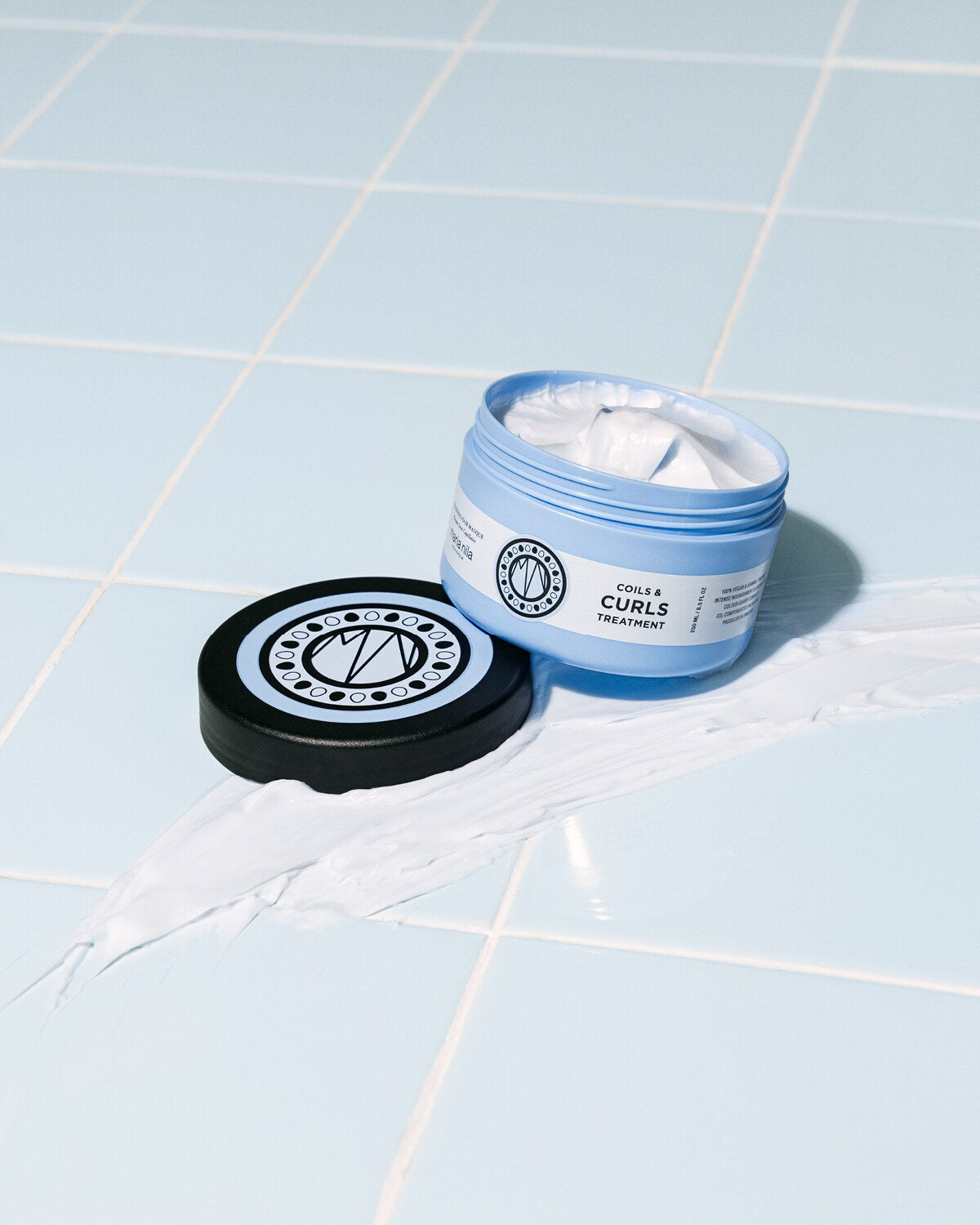Maria Nila Coils & Curls Finishing Treatment Masque 250 ml met zichtbare textuur