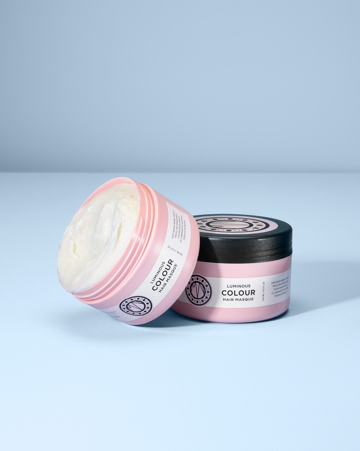 Maria Nila Luminous Colour Masque 250 ml geopende pot met textuur