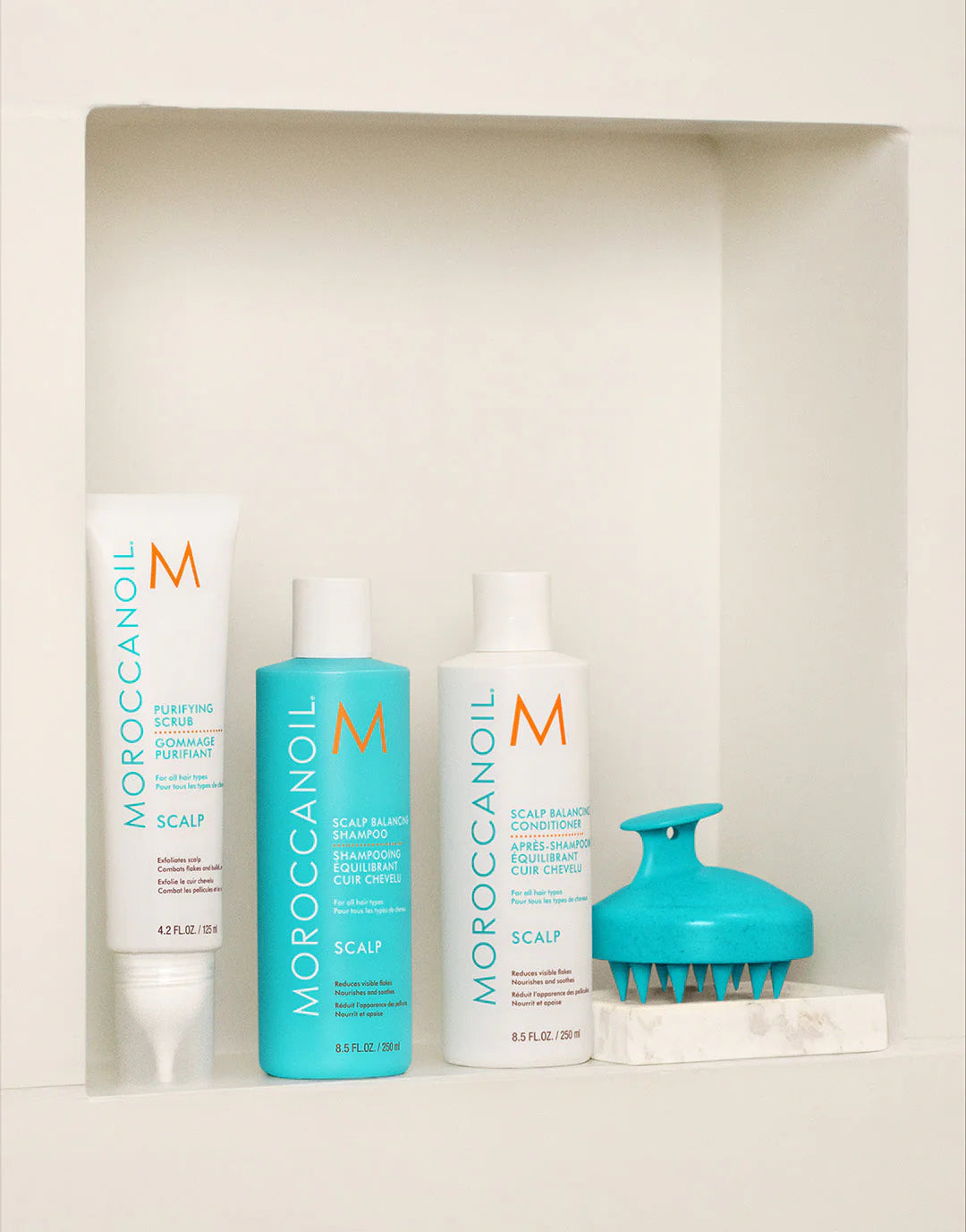 Moroccanoil Scalp Massage Brush - in gebruik