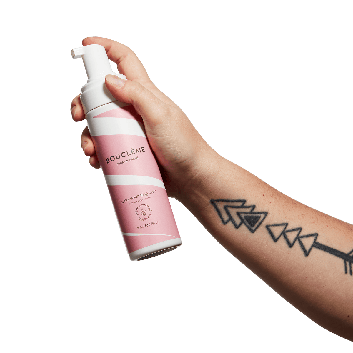 Bouclème Super Volumising Foam schuim in de hand
