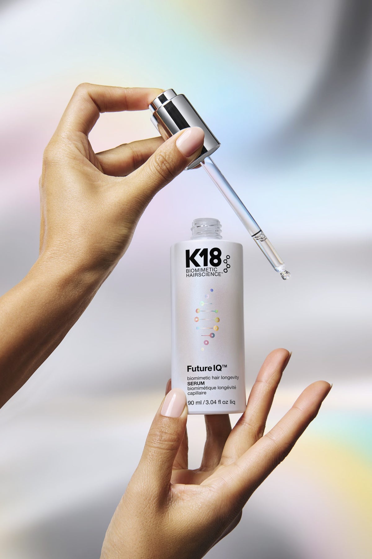 K18 FutureIQ serum aanbrengen met de pipet