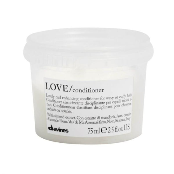 Davines LOVE Curl Enhancing Conditioner - 250 ml of 1000 ml - houdt je krullen in bedwang